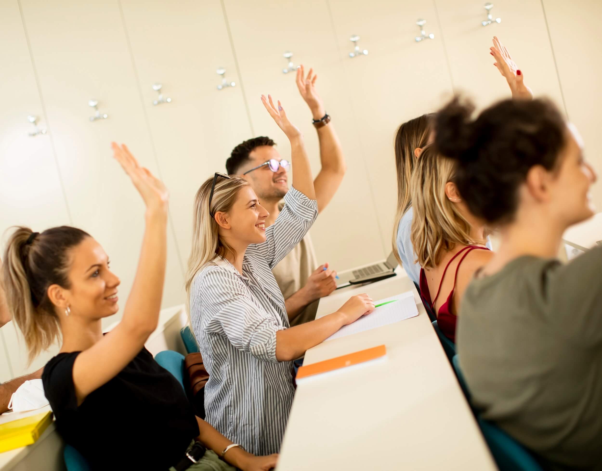 TOEFL ve IELTS Arasındaki Farklar: Hangi Sınav Sizin İçin Doğru?